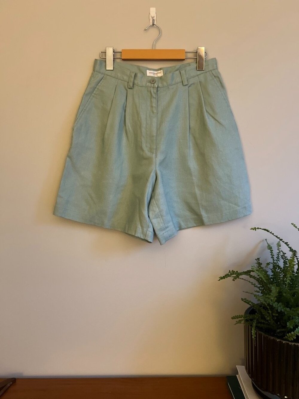 Jones New York Sport 100% Linen Pleated Shorts | Seafoam Green | Size 6